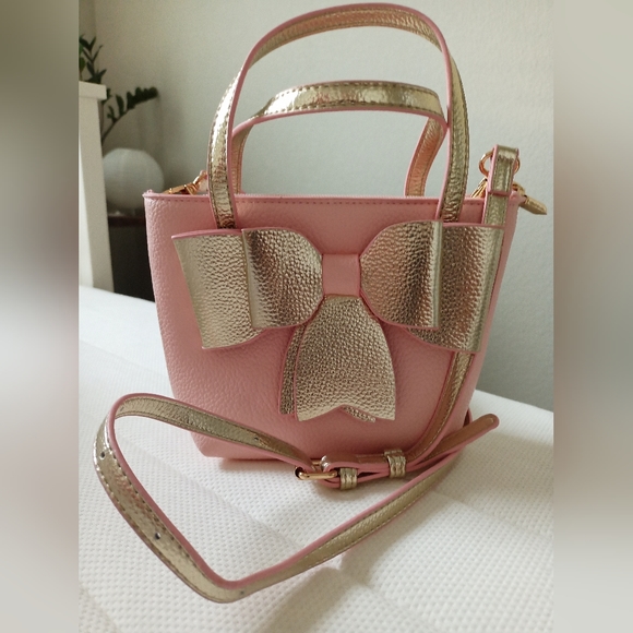 Pink Bag with Bow with Adjustable Detachable Strap - Picture 3 of 7